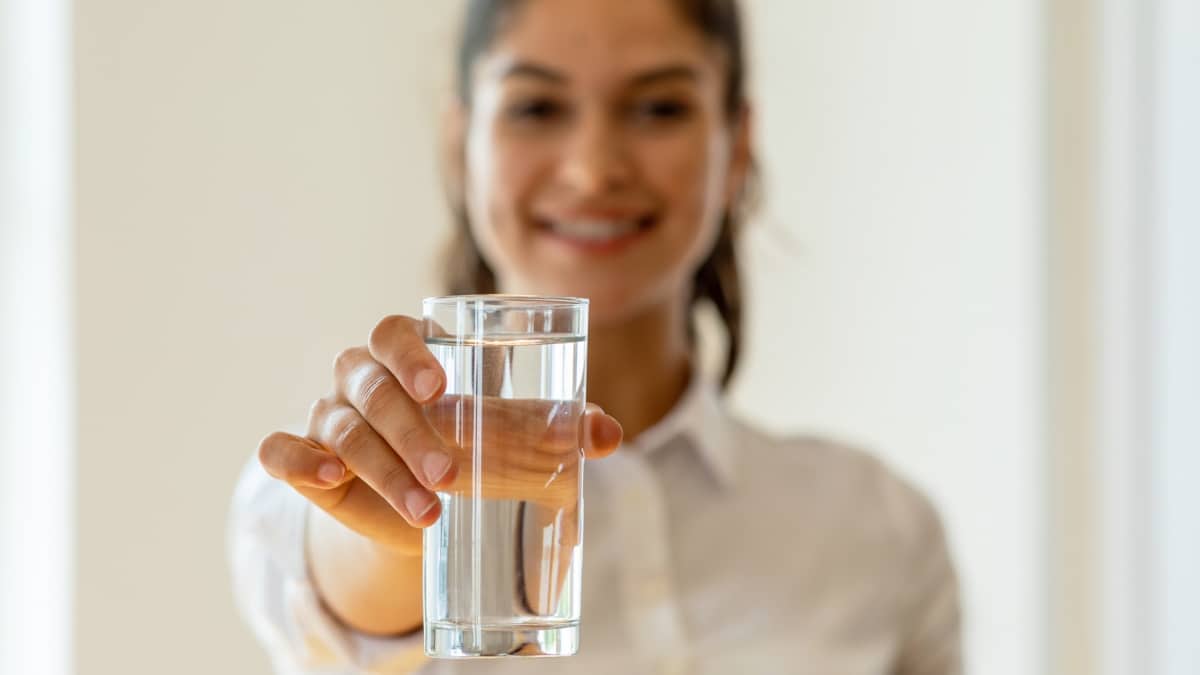 Arnaque au verre d’eau