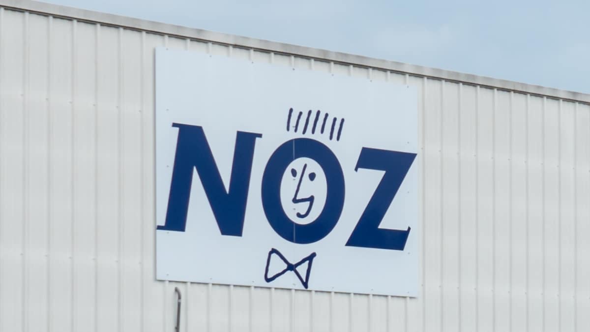 Noz