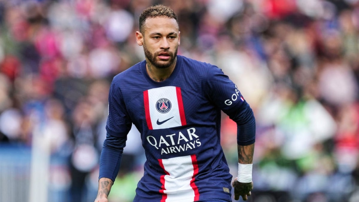 Neymar bientôt papa : la compagne du footballeur enceinte