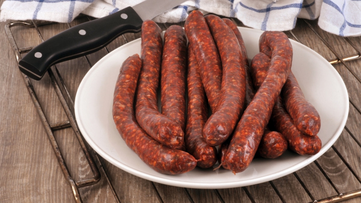 merguez dans une assiette