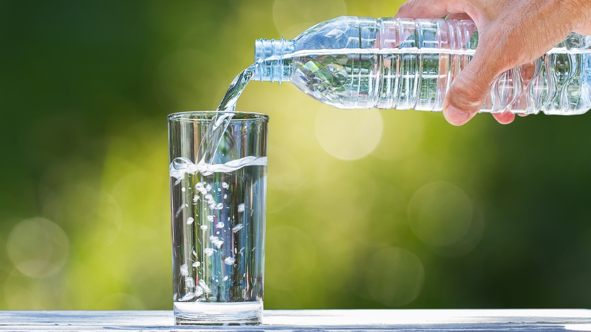 Arnaque au verre d'eau