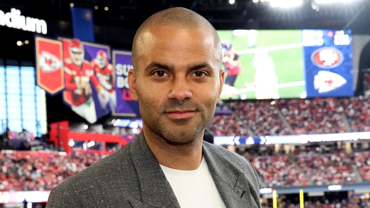 Tony Parker se montre en compagnie de sa nouvelle chérie