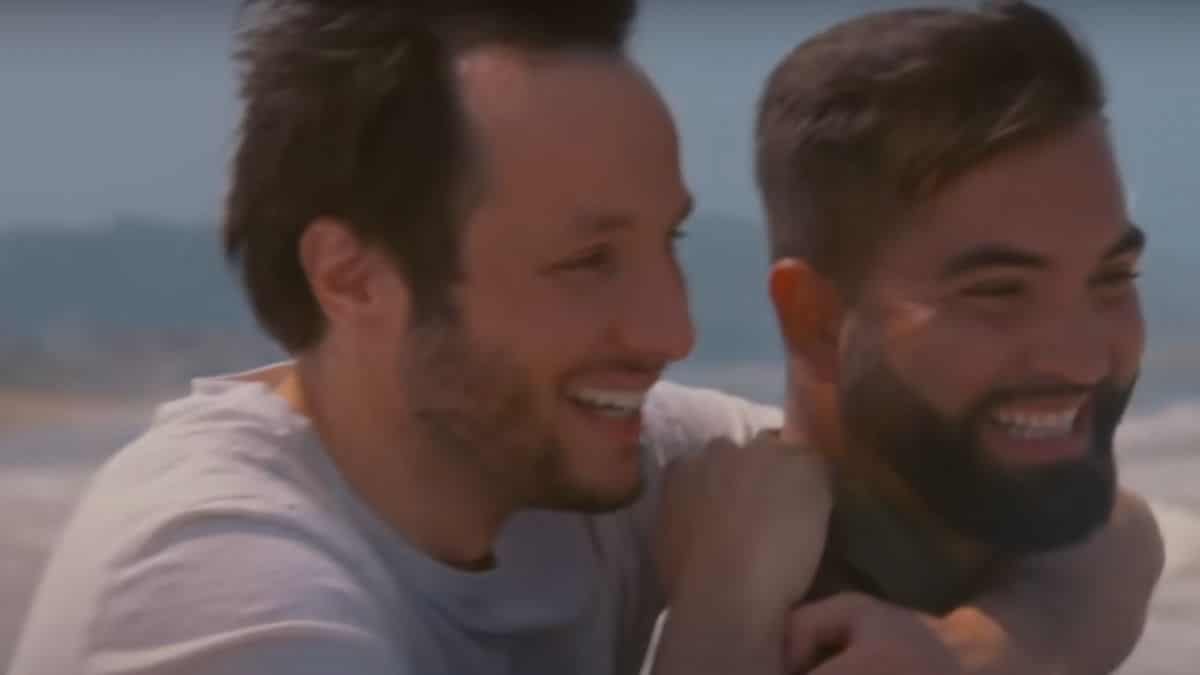 Vianney et Kendji Girac dans le clip du titre Le Feu