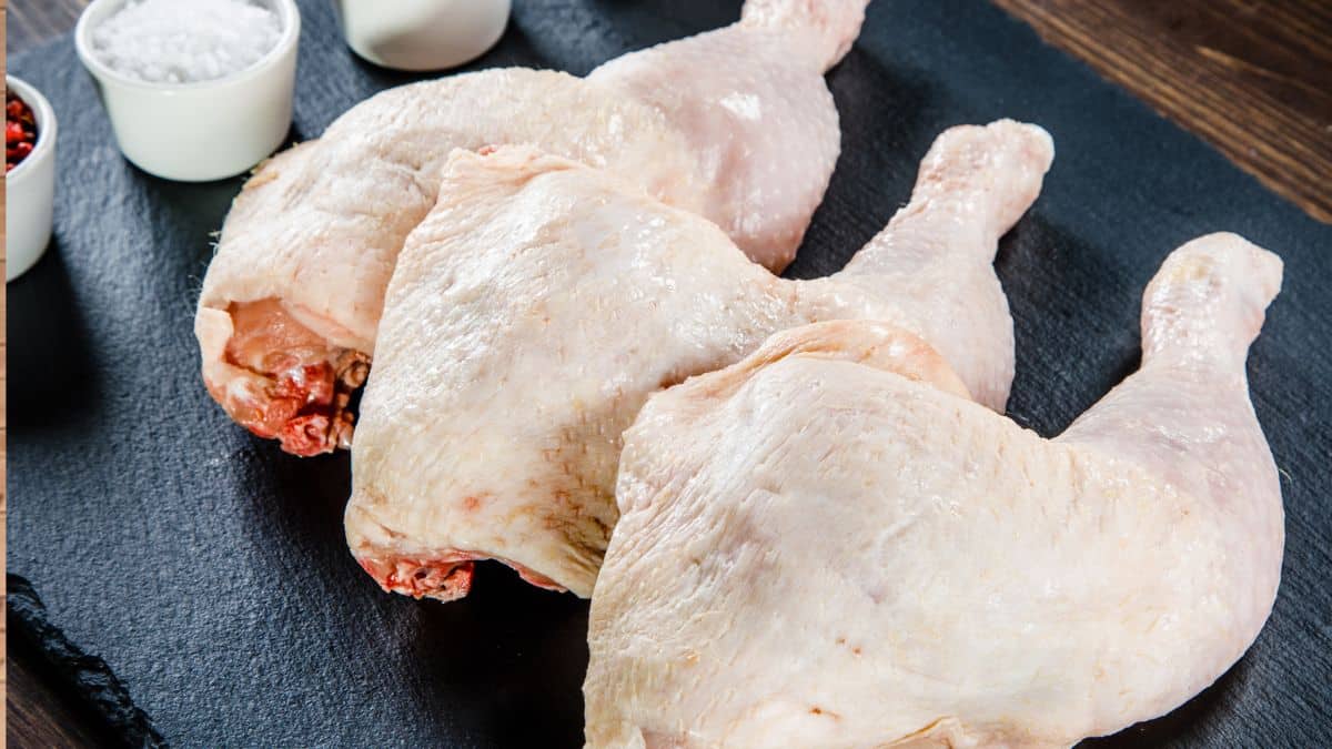 Gare au poulet contaminé