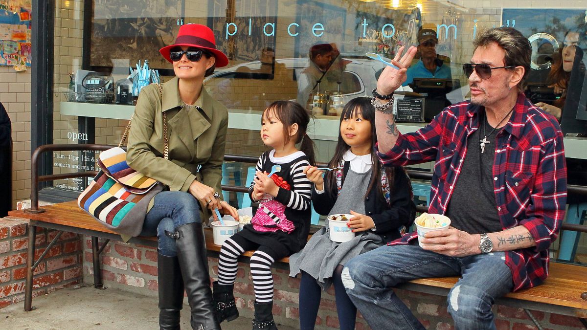 Laeticia, Joy, Jade et Johnny Hallyday en 2012