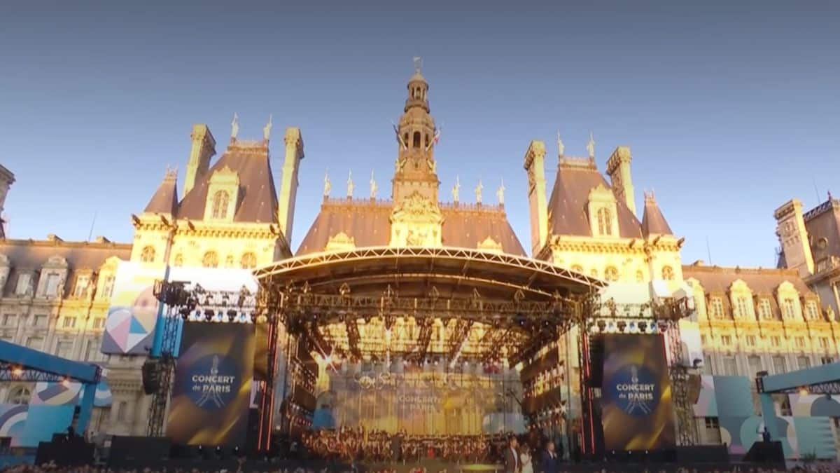 Le concert de Paris devant l'Hôtel de Ville.