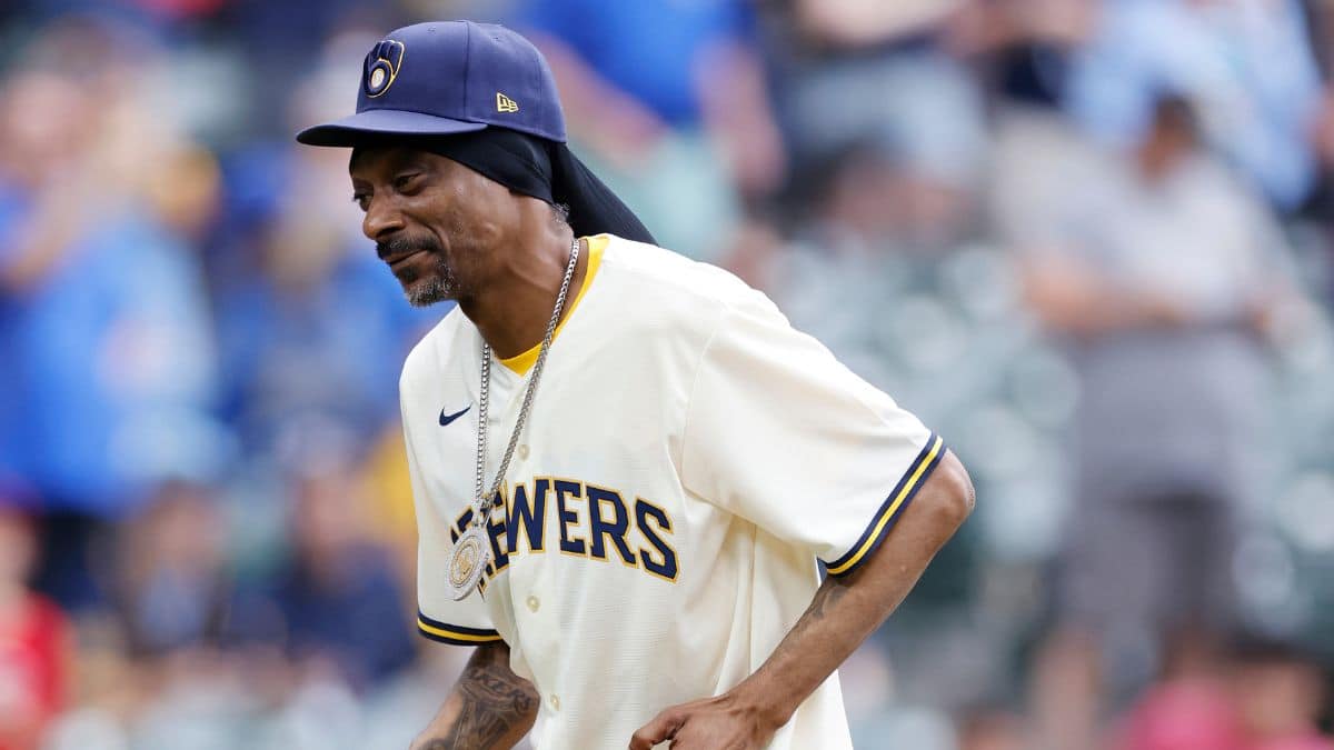 Snoop Dogg lors d'un match de Baseball le 15 juin 2024