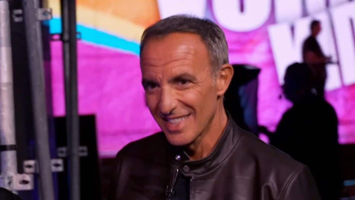 Nikos Aliagas dans The Voice Kids le 17 août 2024