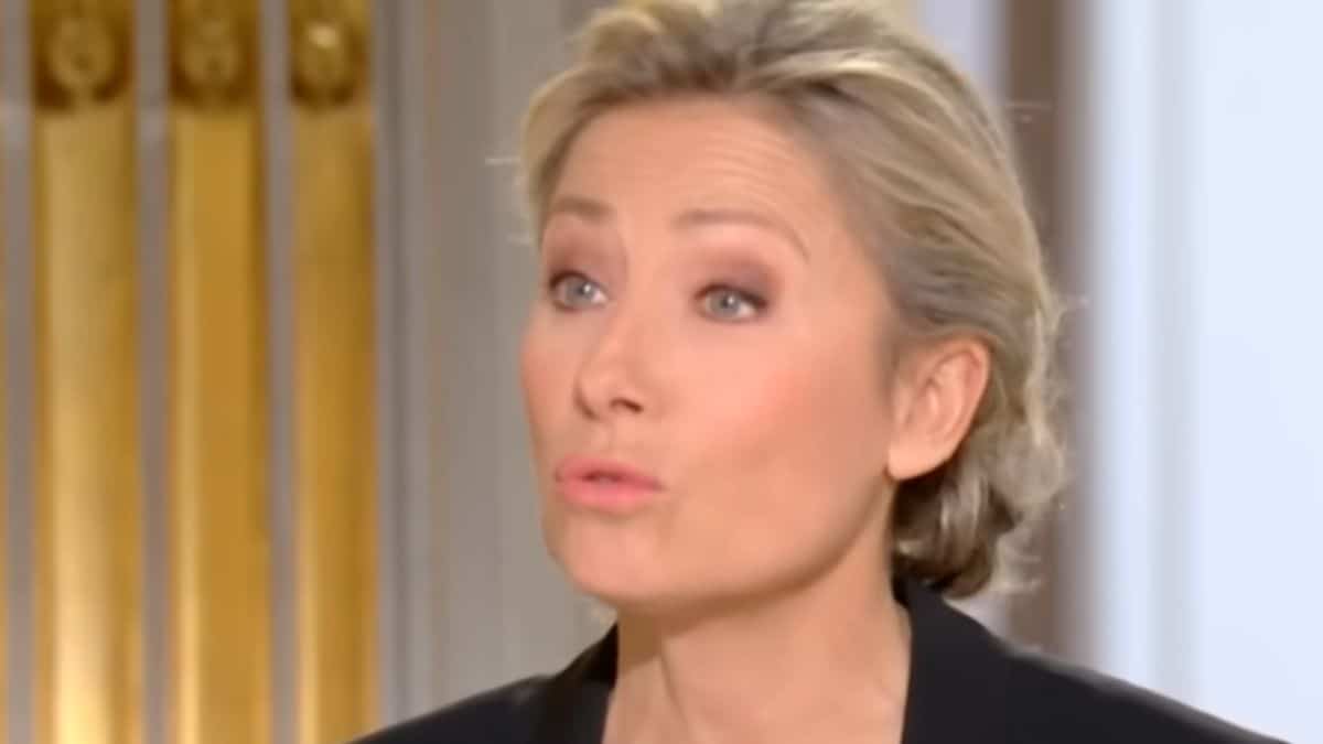 Anne-Sophie Lapix en mars 2024, face à Emmanuel Macron