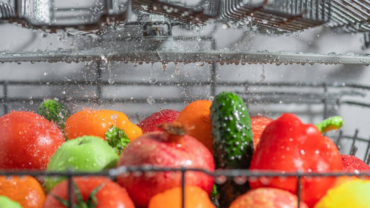 Nettoyer les fruits et légumes au lave-vaisselle : une pratique en vogue