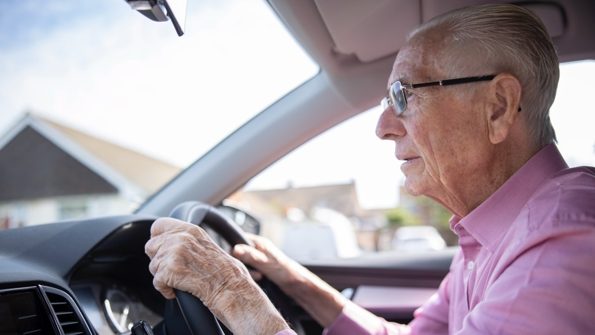 Personnes âgées au volant d'un véhicule