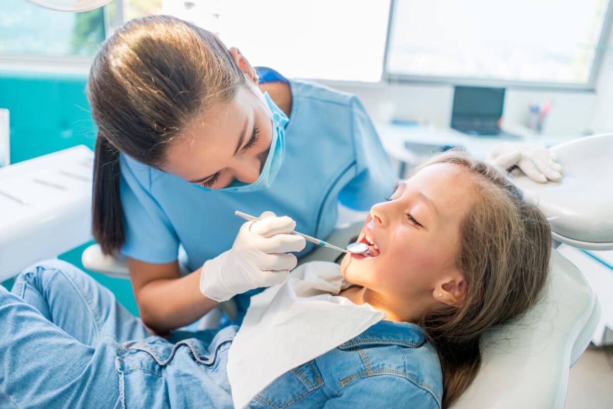 Examens et soins bucco-dentaires gratuits chez le dentiste grâce à M’T dents