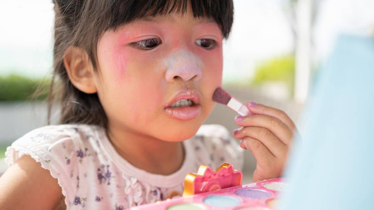 Ces lots de maquillage pour enfants présentent des risques